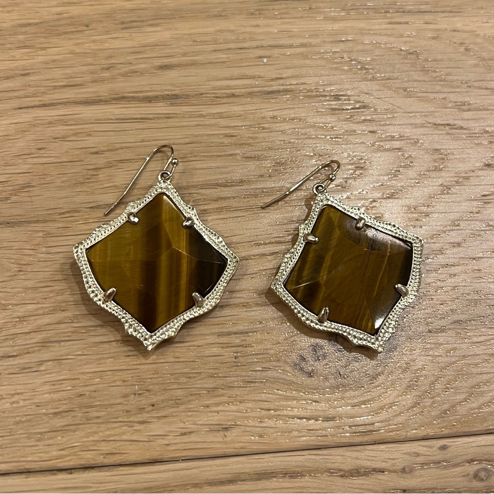 KENDRA SCOTT Kirsten Gold Drop Earrings